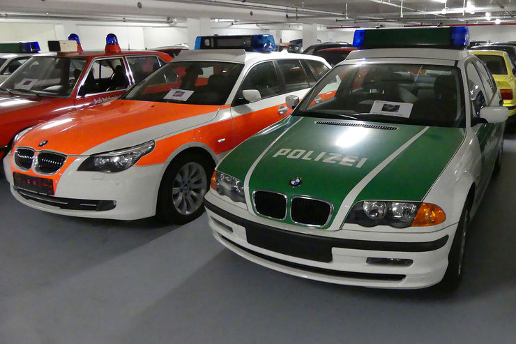 Name:  BMW-318i-E46-Polizei-fotoshowBig-2a5a4e81-1003533.jpg
Views: 13273
Size:  75.5 KB