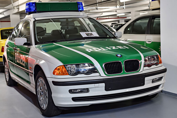 Name:  BMW-318i-E46-Polizei-fotoshowBig-cd7b12f9-1003532.jpg
Views: 15478
Size:  89.5 KB