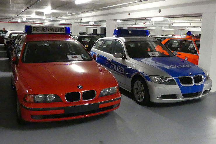 Name:  BMW-5er-E39-Feuerwehr-3er-E90-Polizei-fotoshowBig-8d733e18-1003539.jpg
Views: 13237
Size:  71.2 KB