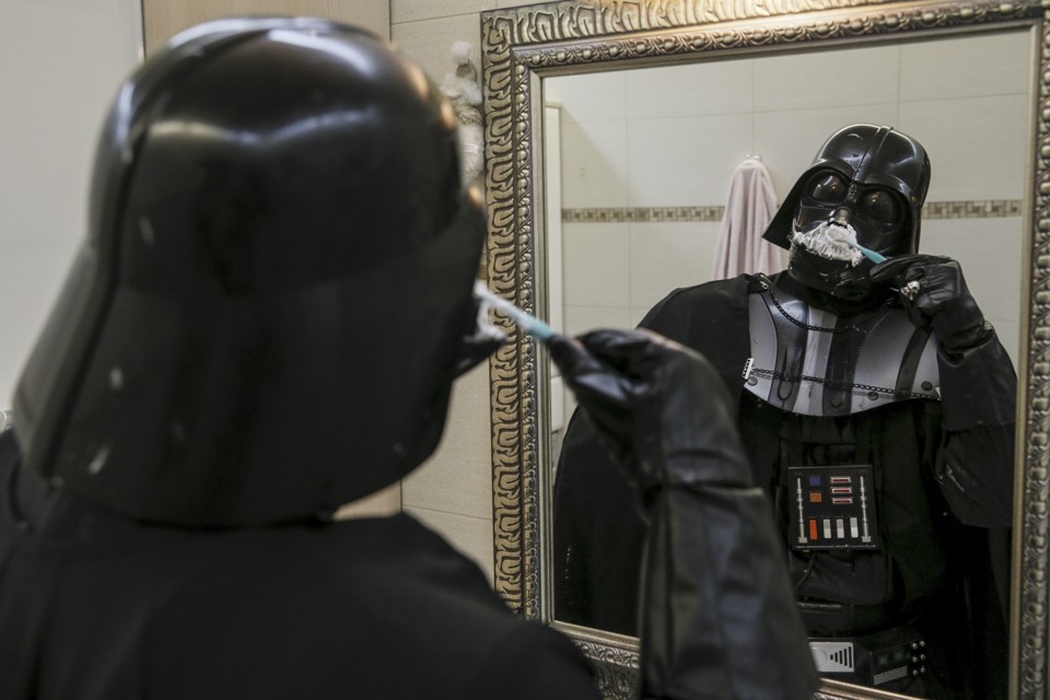 Name:  DarthVader_BrushTeeth.jpg
Views: 2127
Size:  105.5 KB