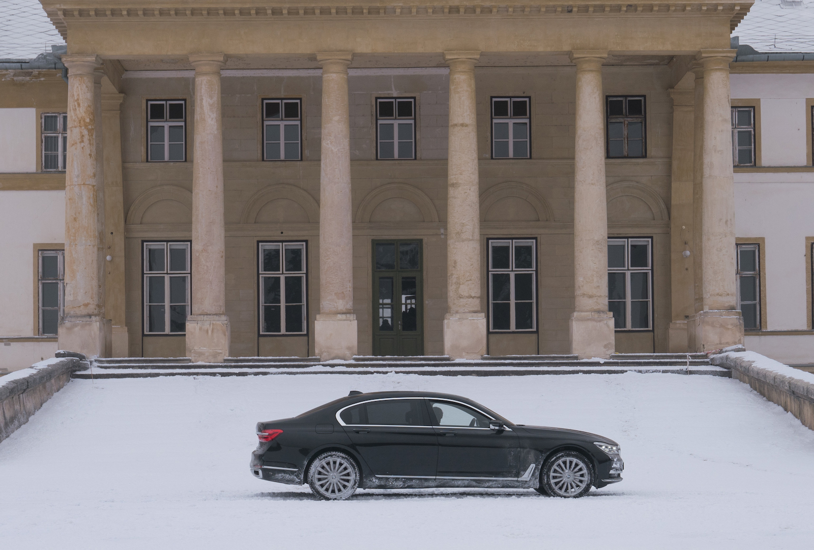 Name:  P90293909_highRes_the-bmw-7-series-in-.jpg
Views: 7746
Size:  1,011.9 KB