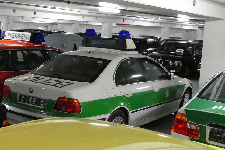Name:  BMW-5er-E39-Polizei-fotoshowBig-1f8c51ab-1003536.jpg
Views: 12533
Size:  76.5 KB