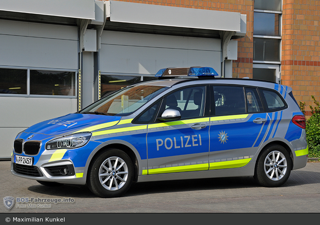 Name:  polizei  399140-large.jpg
Views: 8371
Size:  366.3 KB