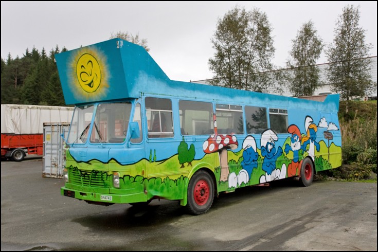 Name:  Smurf_Bus.jpg
Views: 807
Size:  107.7 KB