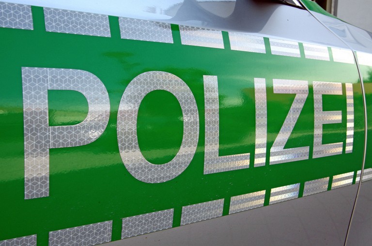 Name:  Polizei_jj.jpg
Views: 6562
Size:  93.2 KB