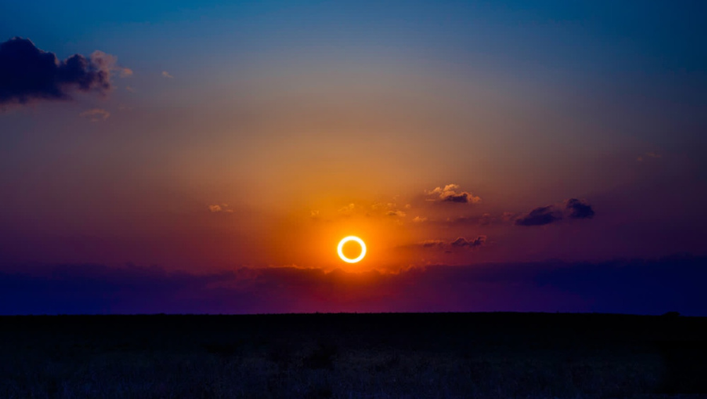 Name:  Eclipse..jpg
Views: 105
Size:  95.2 KB